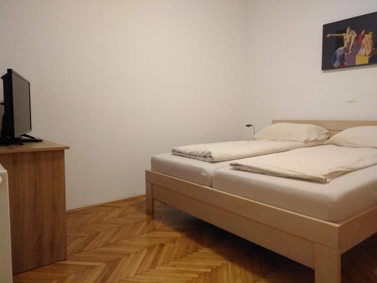 Prenocisca Miklavcic Hotel Nova Vas  Buitenkant foto